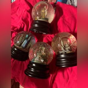 Vtg Saks Fifth Avenue Snow Globe with Black Base